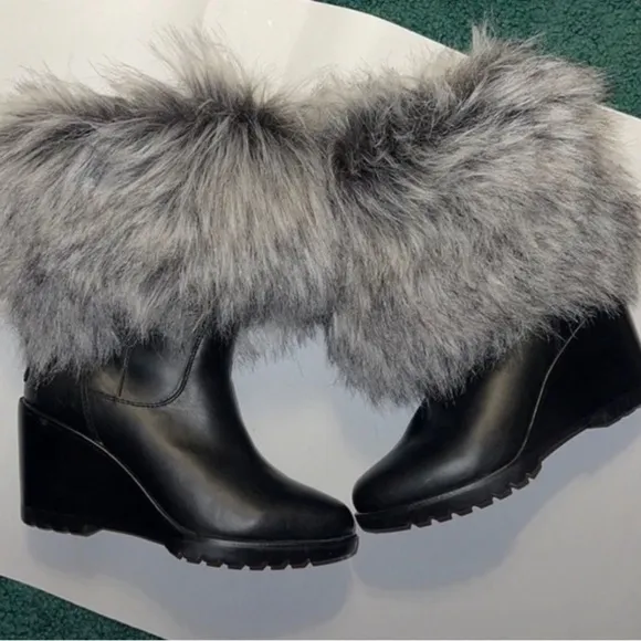 Sorel Park City Short Fold Over Faux Fur Wedge Boots Black Women’s Size 7 NWOB