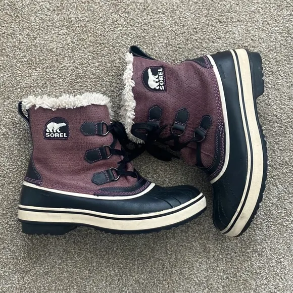 Sorel Purple Lace Up Faux Fur Lined Tivoli Boots Size 8