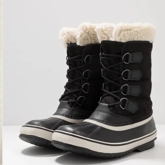 Sorel Size 7 Carnival Winter Boots Lace Up Black White Faux Fur