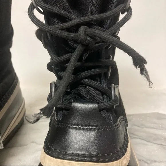 Sorel Size 7 Carnival Winter Boots Lace Up Black White Faux Fur
