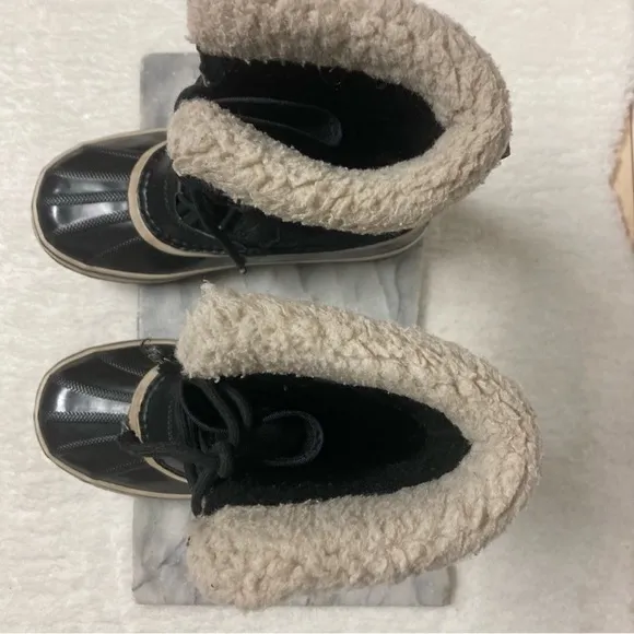 Sorel Size 7 Carnival Winter Boots Lace Up Black White Faux Fur