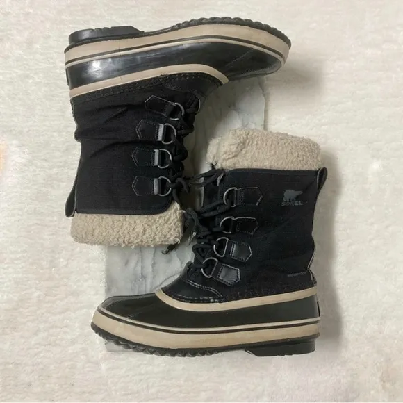 Sorel Size 7 Carnival Winter Boots Lace Up Black White Faux Fur
