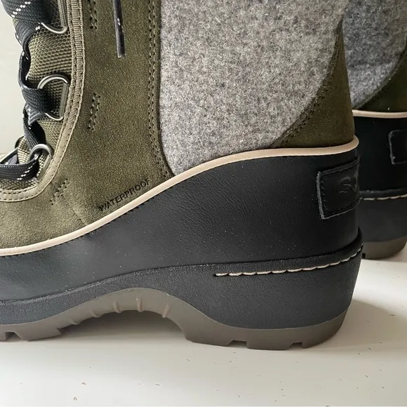 Sorel- Tivioli III waterproof women’s tall boots in green and black- 9.5