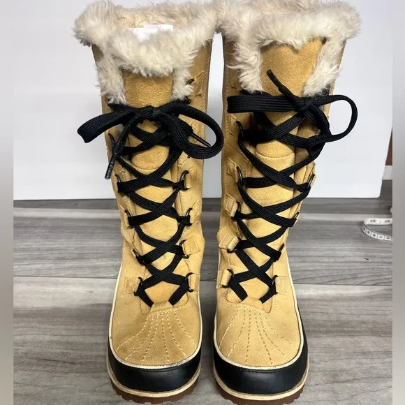 Sorel Tivoli High II waterproof Faux Fur Boots Womens 7.5 Cute Chic Rain Sexy