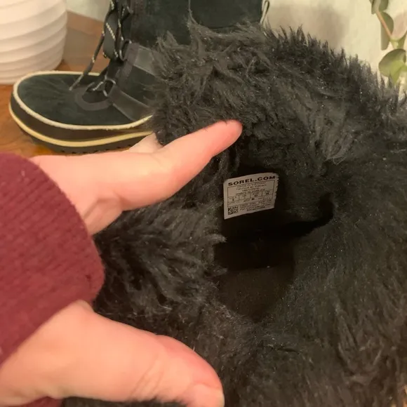 SOREL Tivoli II Faux Fur Lace Up Outdoor Boots in black size 9