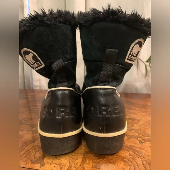 SOREL Tivoli II Faux Fur Lace Up Outdoor Boots in black size 9