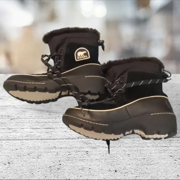 Sorel tivoli lll snow boots size 7.5