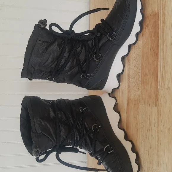 Sorel Women's 9.5 Kinetic Winter Insulated Snow Boots