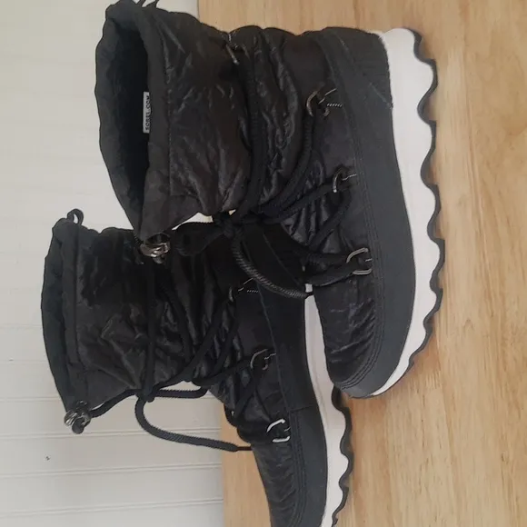 Sorel Women's 9.5 Kinetic Winter Insulated Snow Boots