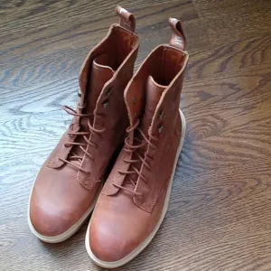 Sorel women's boots-USED