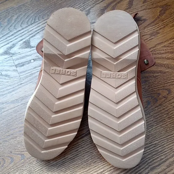 Sorel women's boots-USED