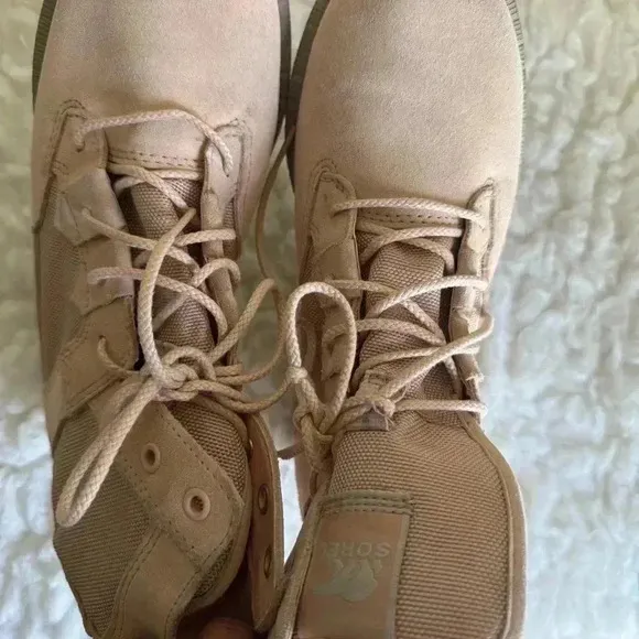 Sorel Women’s Caribou OTM Natural Combat Winter Boots Size 8