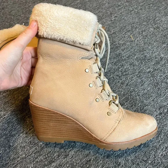Sorel Women's Leather After Hours Lace Shearling Boots Size 9 Cream