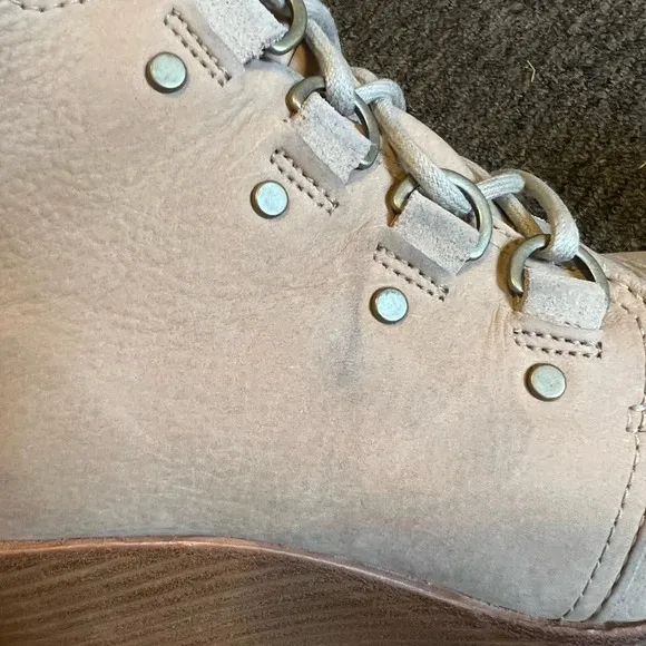 Sorel Women's Leather After Hours Lace Shearling Boots Size 9 Cream
