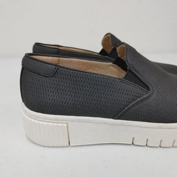 Soul Naturalizer Tia Slip On Sneaker 1¾ in Heelp Women's Size 6