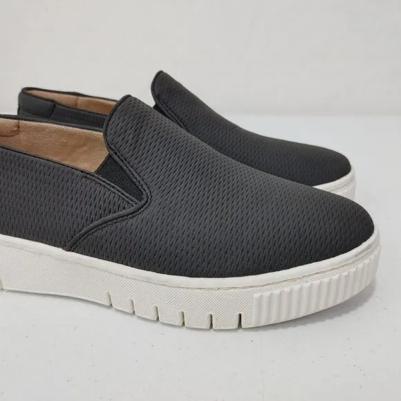 Soul Naturalizer Tia Slip On Sneaker 1¾ in Heelp Women's Size 6