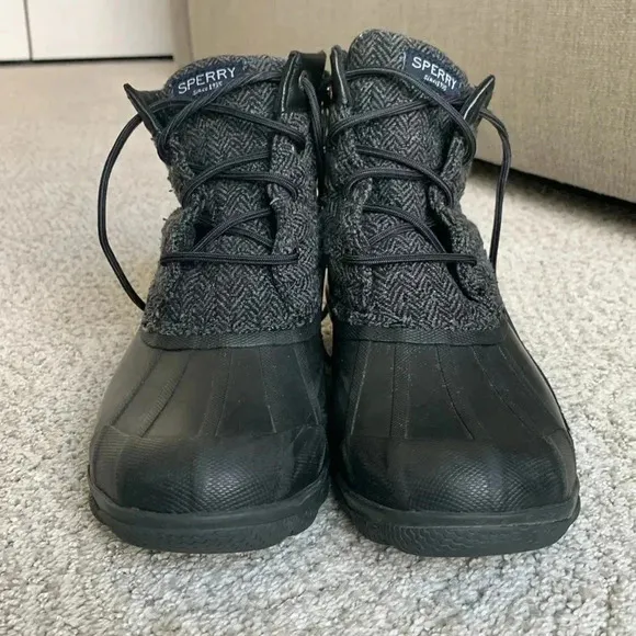 Sperry insulated winter boots size 7.5