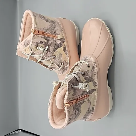 Sperry Saltwater Metallic Pink Duck Boots Size: 7M NIB