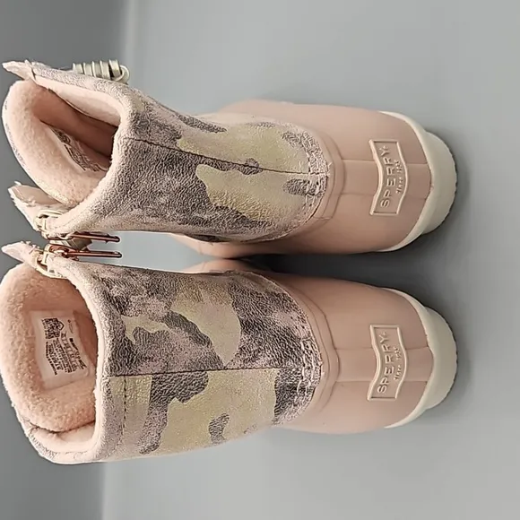 Sperry Saltwater Metallic Pink Duck Boots Size: 7M NIB