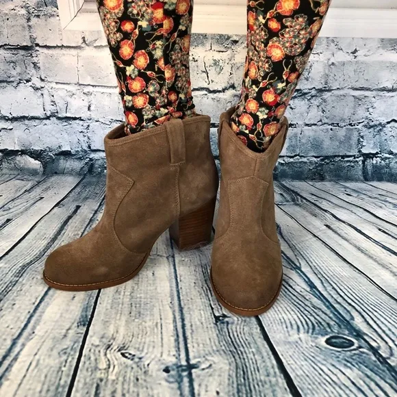 Splendid Dark Tan Suede Ankle Boots sizes 8 &amp; 10