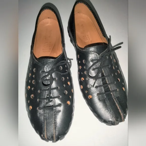 Spring Step (Size 39) Black &quot;Moonwalk&quot; Perforated Lace Up Leather Oxford Shoes