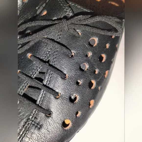 Spring Step (Size 39) Black &quot;Moonwalk&quot; Perforated Lace Up Leather Oxford Shoes