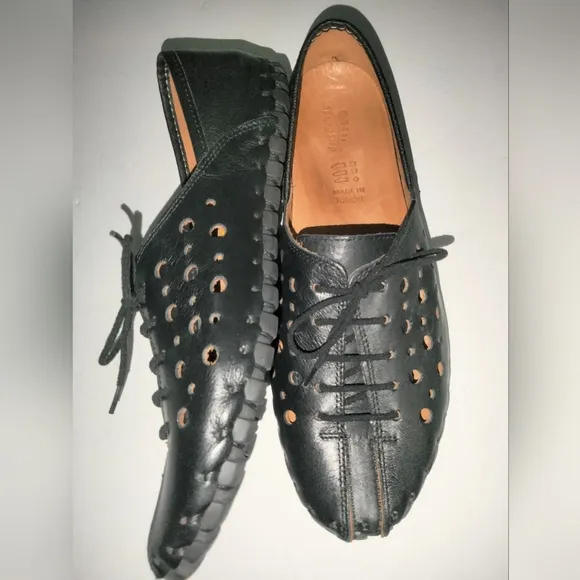 Spring Step (Size 39) Black &quot;Moonwalk&quot; Perforated Lace Up Leather Oxford Shoes