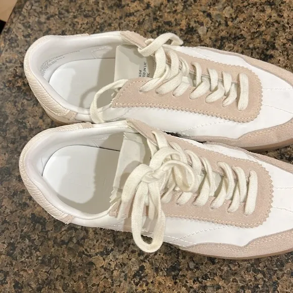 STEVE MADDEN BRAXTON OFF/WHITE SNEAKER