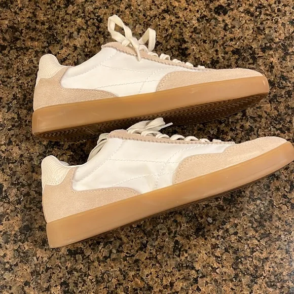 STEVE MADDEN BRAXTON OFF/WHITE SNEAKER