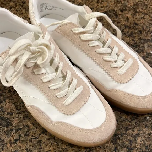STEVE MADDEN BRAXTON OFF/WHITE SNEAKER