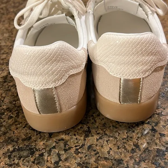 STEVE MADDEN BRAXTON OFF/WHITE SNEAKER