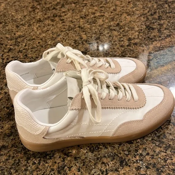 STEVE MADDEN BRAXTON OFF/WHITE SNEAKER