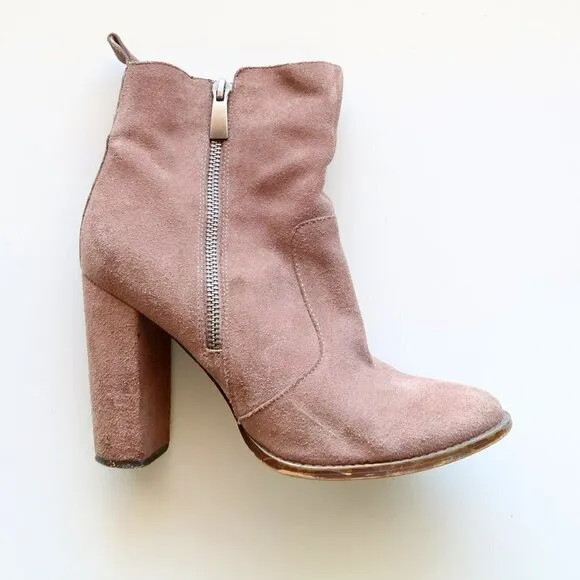Steve Madden Roooler Beige Suede Leather Block Heel Ankle Boots / Booties Size 7