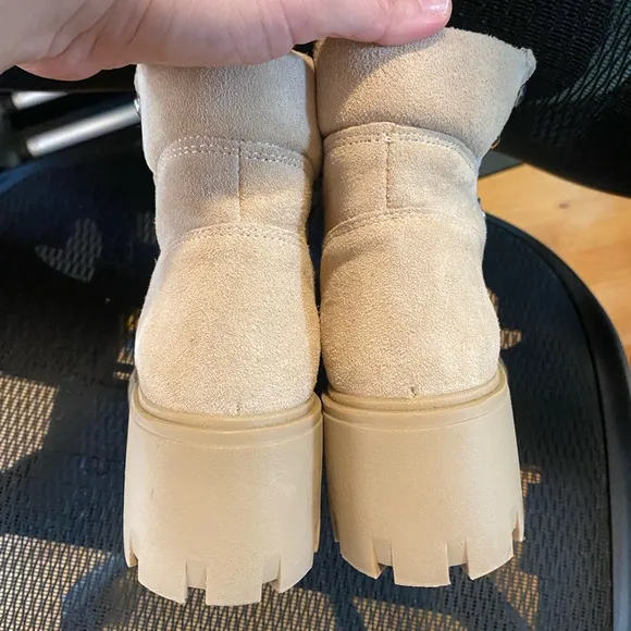 STEVE MADDEN Suede Lace Up Boots