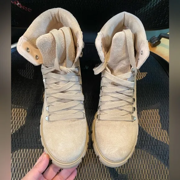 STEVE MADDEN Suede Lace Up Boots