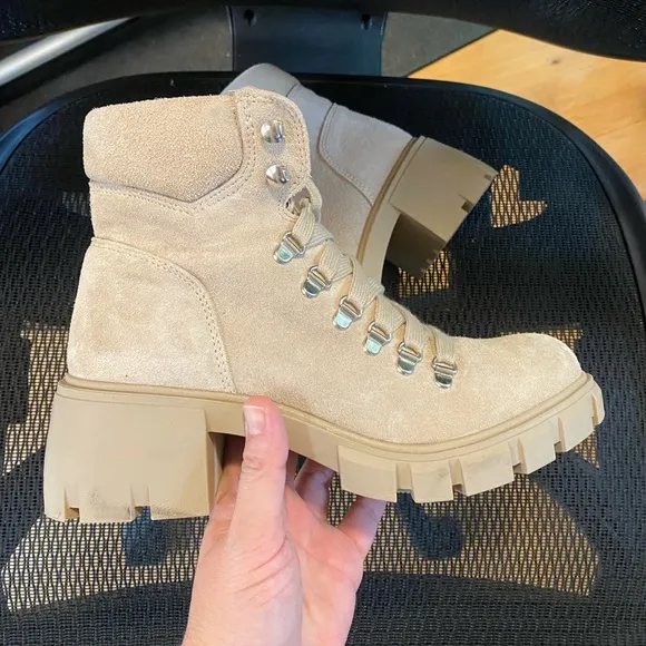 STEVE MADDEN Suede Lace Up Boots