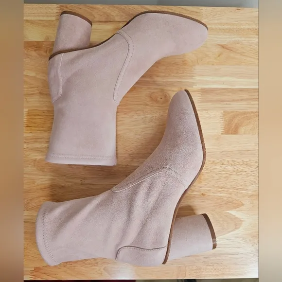 Stuart Weitzman 6.5 Suede Boots