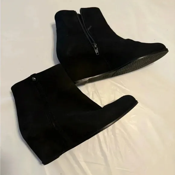 STUART WEITZMAN black Sidetrack suede wedge ANKLE BOOTS sz 7.5