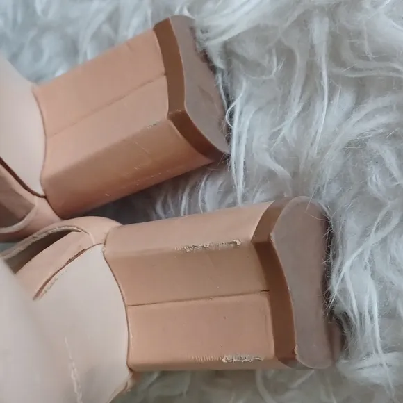 Stuart Weitzman  block  sandals