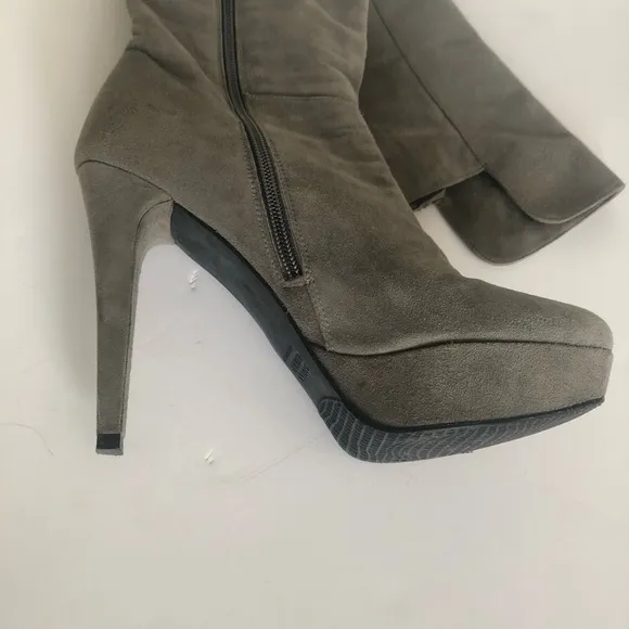 Stuart Weitzman Gray Suede Platform Stiletto Knee High Boots Size 8.5
