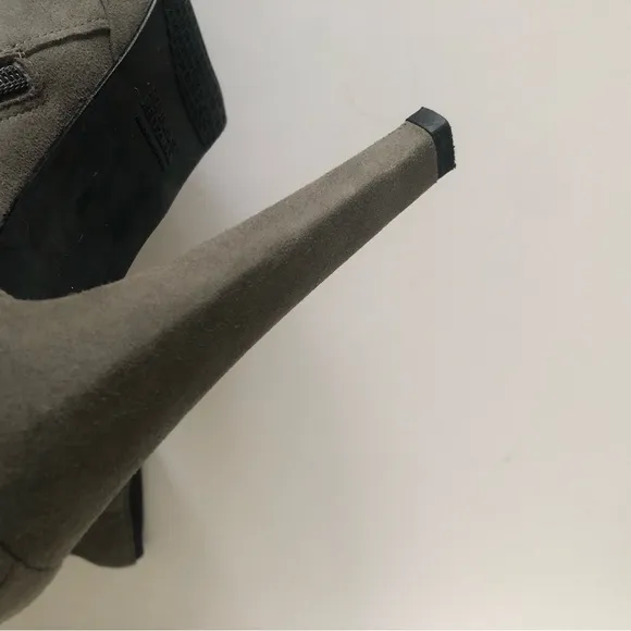 Stuart Weitzman Gray Suede Platform Stiletto Knee High Boots Size 8.5