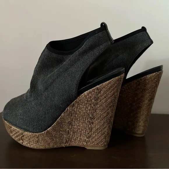 Stuart Weitzman Platform Wedge Slingback Sandals Dark Grey Cork and Canvas Sz. 8