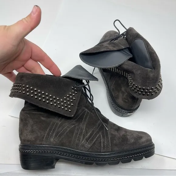 Stuart Weitzman 'Yadastud' Biker Ankle Grey Suede Boots sz 7