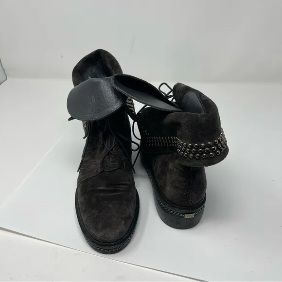 Stuart Weitzman 'Yadastud' Biker Ankle Grey Suede Boots sz 7