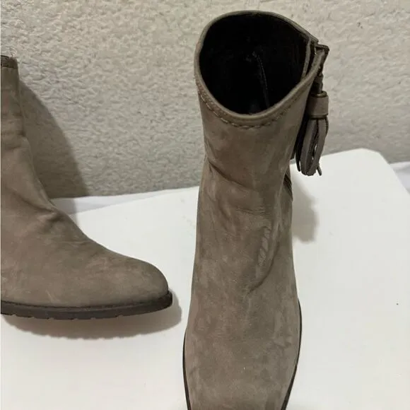 STUART WEITZMAN Suede Ankle Boots