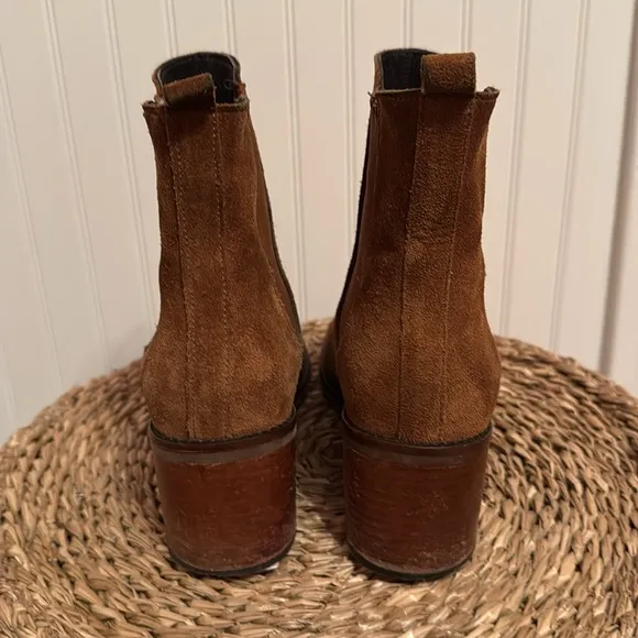 Sundance Brown Suede Chelsea Boots, size 38