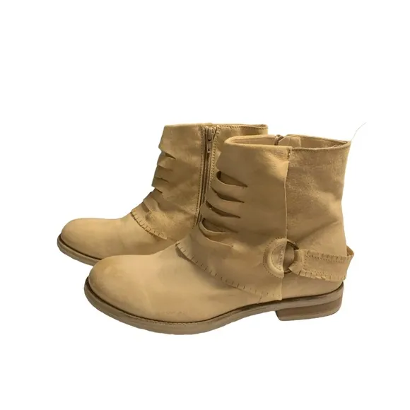 Sundance Women's Tan Ankle Boots