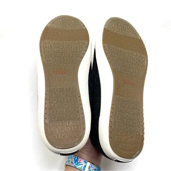 Taos starburst black tan wool low top sneakers