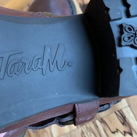 Tara M Ginnie brown leather 2” ankle booties boots size 8-1/2 Abeo insoles EUC