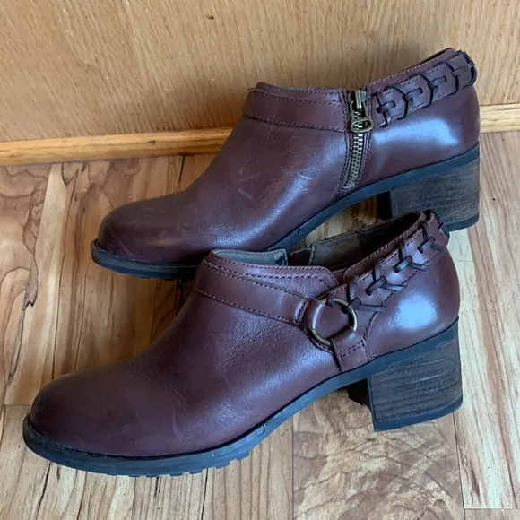 Tara M Ginnie brown leather 2” ankle booties boots size 8-1/2 Abeo insoles EUC